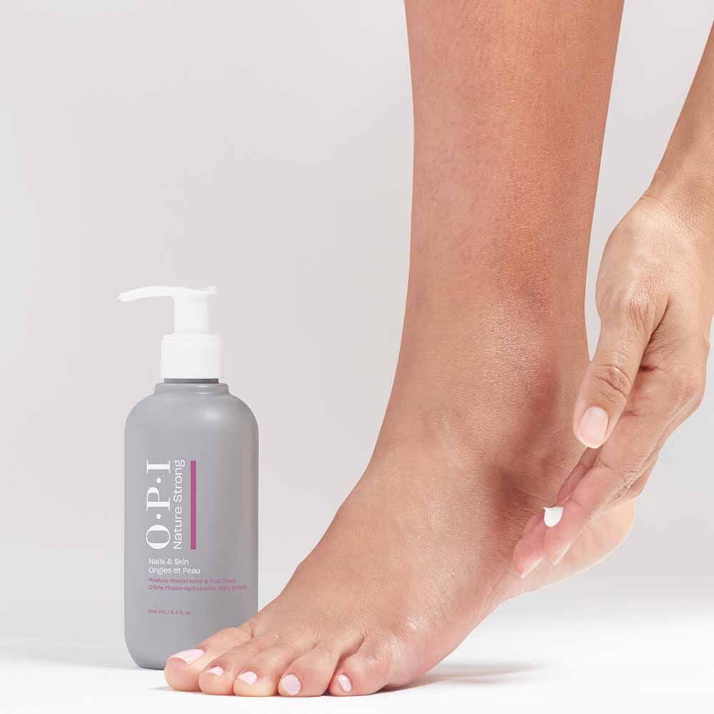 OPI Nature Strong Moisture Misson Hand & Foot Cream 250ml